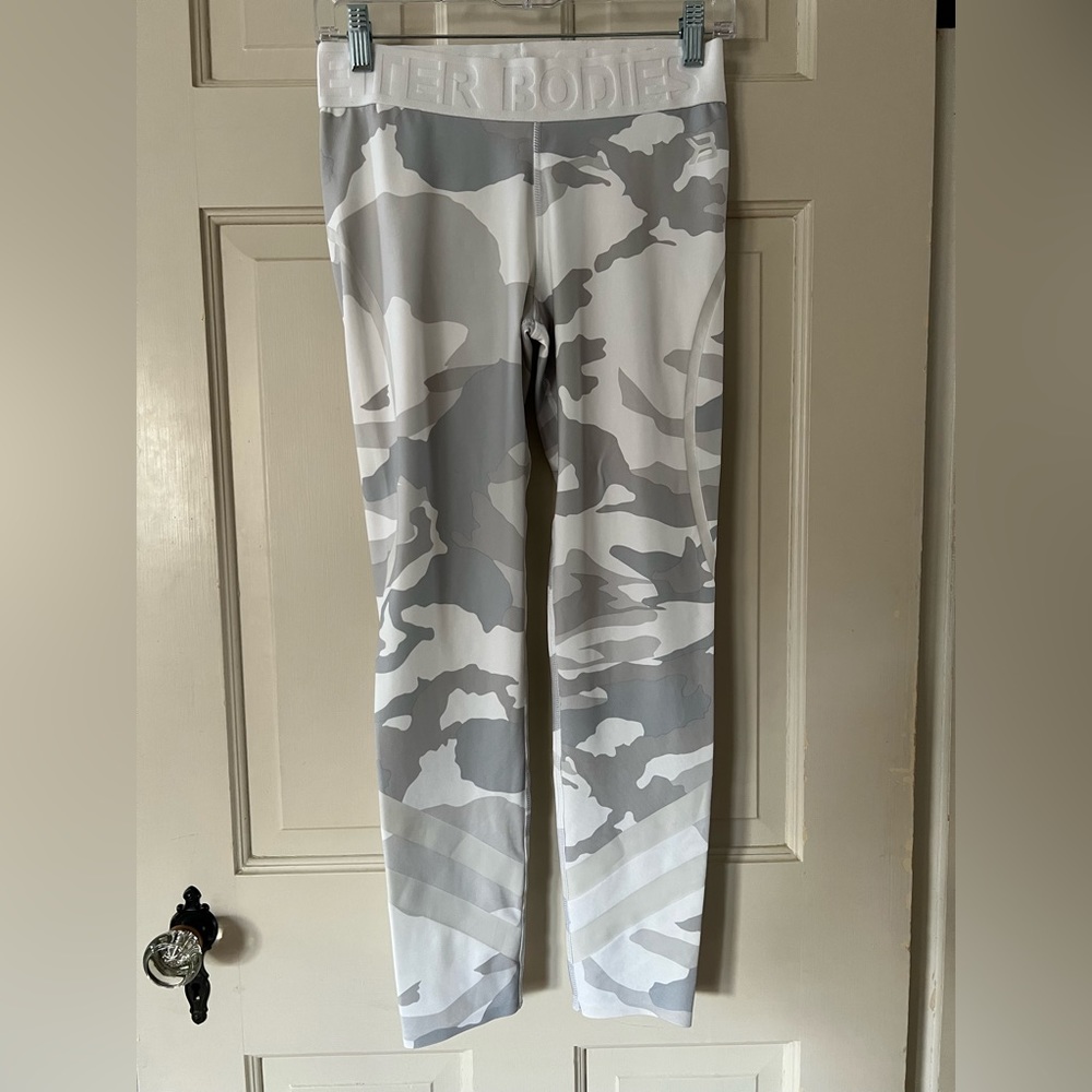 Better Bodies White Camo leggings size medium - Picture 4 of 15